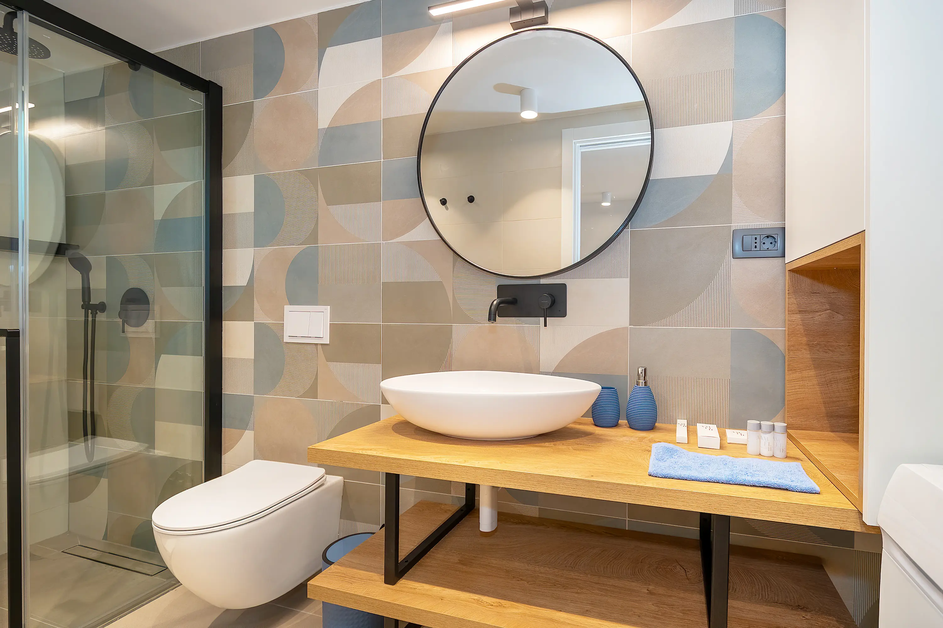 Modern bathrooms with showers