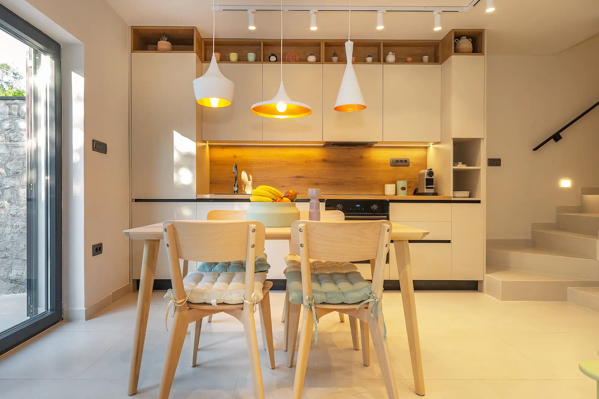 House Maxim - Comforts of Home